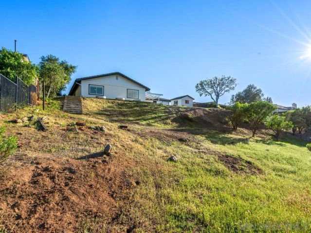 17906 Saint Andrews Dr, Poway, CA 92064