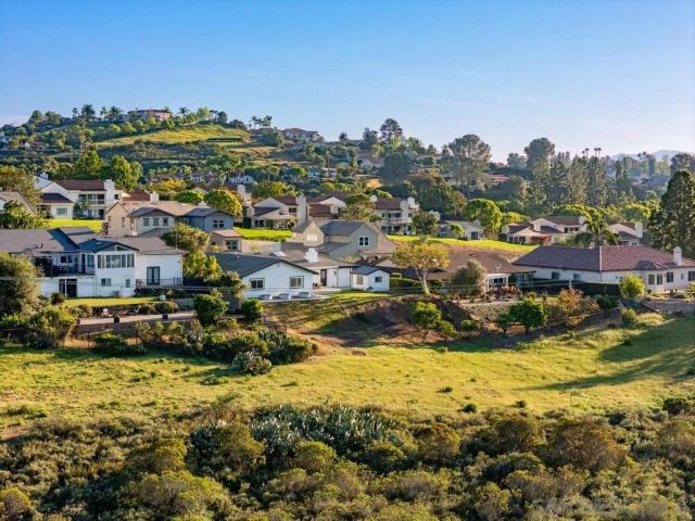 17906 Saint Andrews Dr, Poway, CA 92064