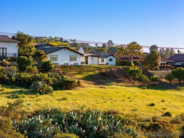 17906 Saint Andrews Dr, Poway, CA 92064