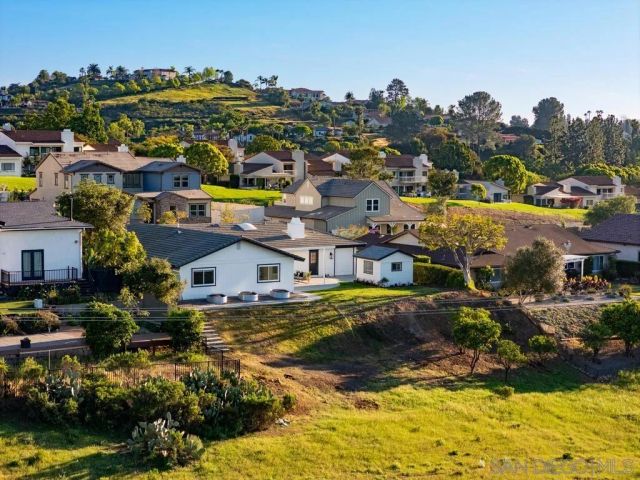 17906 Saint Andrews Dr, Poway, CA 92064