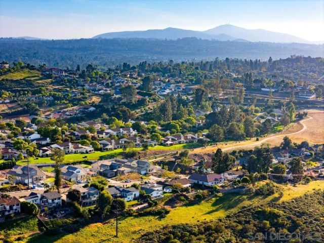 17906 Saint Andrews Dr, Poway, CA 92064