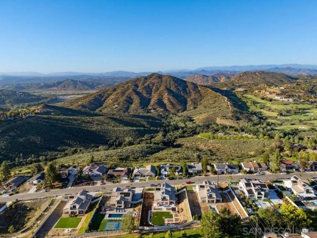 17906 Saint Andrews Dr, Poway, CA 92064