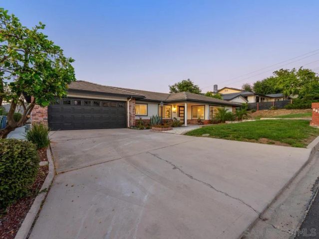 17906 Saint Andrews Dr, Poway, CA 92064