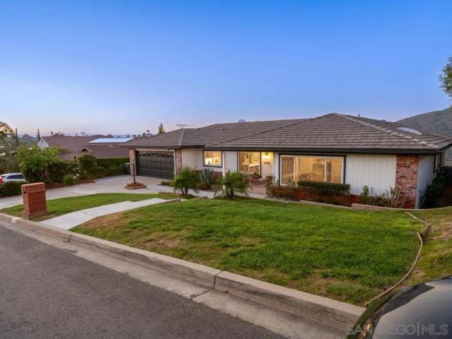 17906 Saint Andrews Dr, Poway, CA 92064