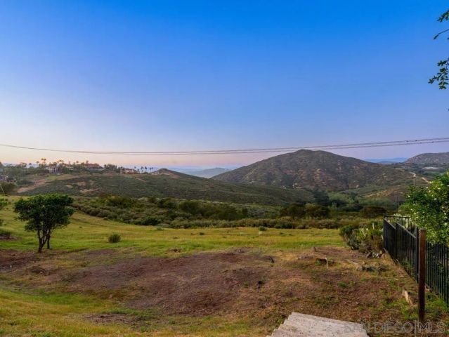 17906 Saint Andrews Dr, Poway, CA 92064