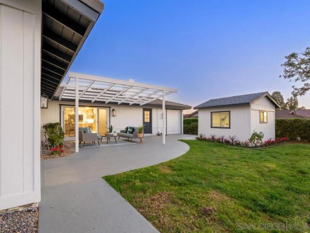 17906 Saint Andrews Dr, Poway, CA 92064