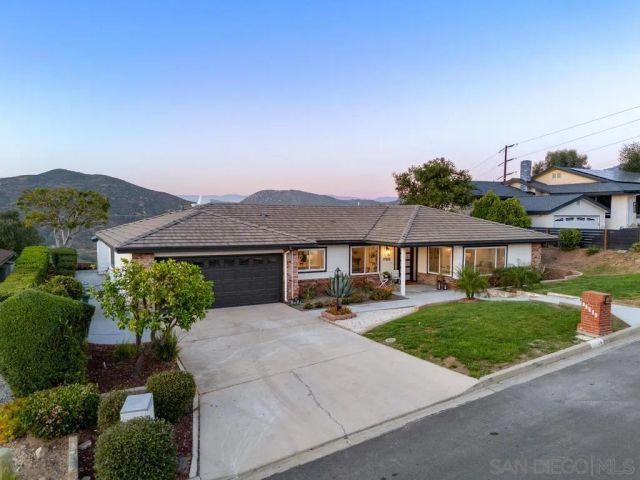 17906 Saint Andrews Dr, Poway, CA 92064
