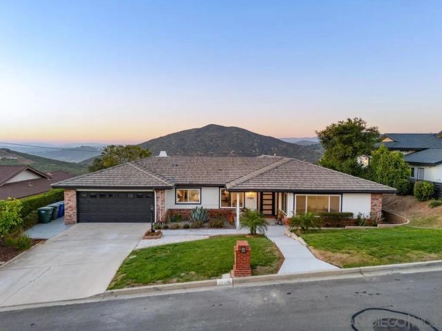 17906 Saint Andrews Dr, Poway, CA 92064