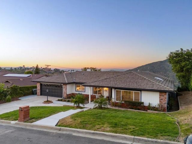 17906 Saint Andrews Dr, Poway, CA 92064