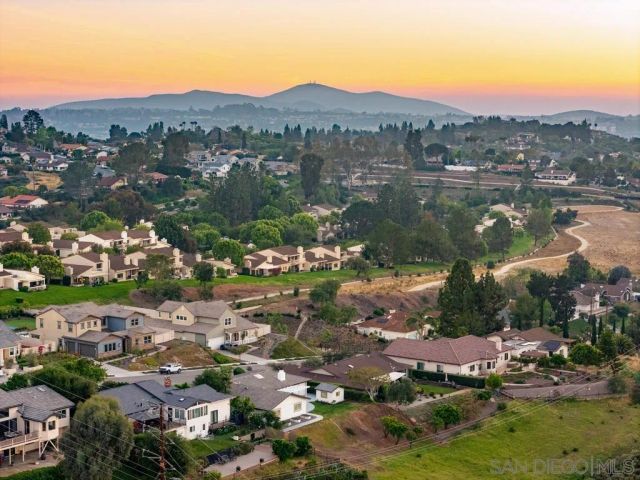 17906 Saint Andrews Dr, Poway, CA 92064