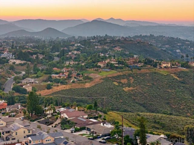 17906 Saint Andrews Dr, Poway, CA 92064