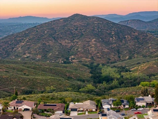 17906 Saint Andrews Dr, Poway, CA 92064