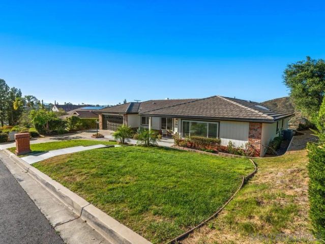 17906 Saint Andrews Dr, Poway, CA 92064