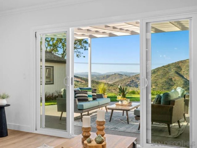 17906 Saint Andrews Dr, Poway, CA 92064