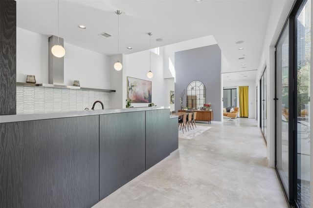 2412 Helena Street, Houston, TX 77006