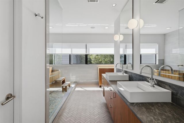 2412 Helena Street, Houston, TX 77006