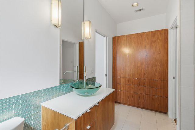 2412 Helena Street, Houston, TX 77006