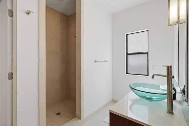 2412 Helena Street, Houston, TX 77006