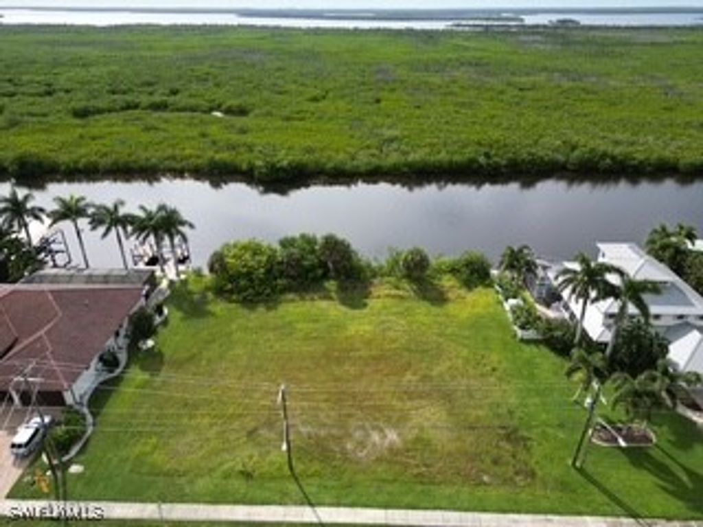 3212 Surfside BLVD, Cape Coral, FL 33914