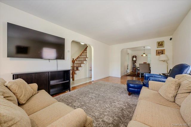 2368 Woodhull Avenue, Bronx, NY 10469