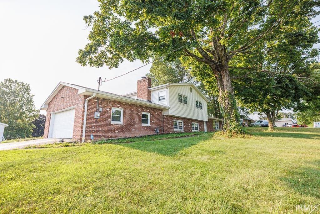 3915 S Kennedy Drive, Bloomington, IN 47401