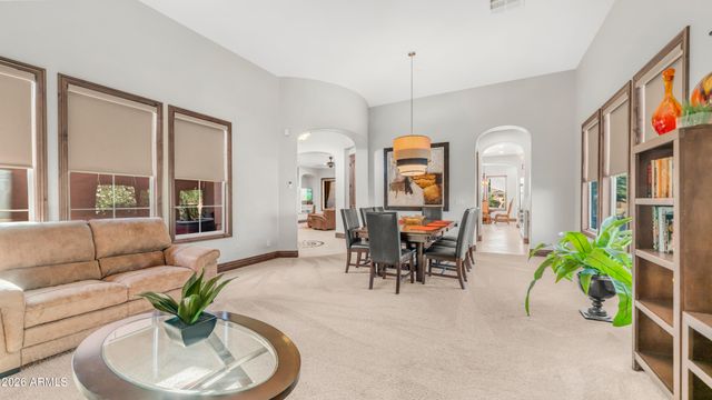 6714 W BURGESS Lane, Laveen, AZ 85339