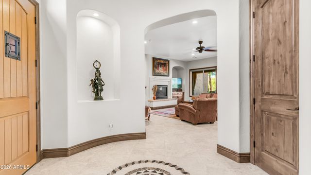 6714 W BURGESS Lane, Laveen, AZ 85339