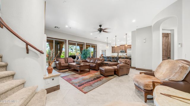 6714 W BURGESS Lane, Laveen, AZ 85339