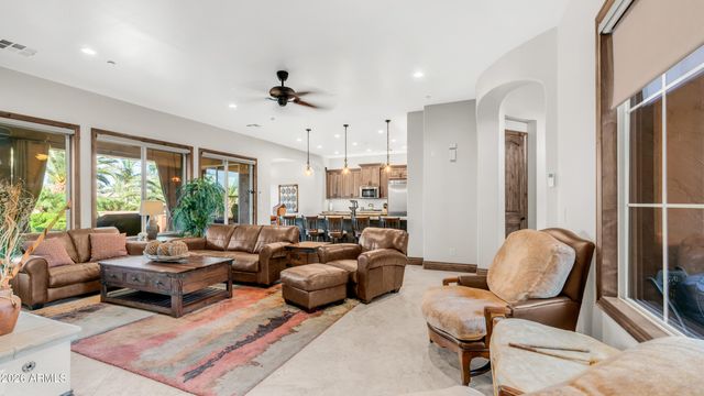 6714 W BURGESS Lane, Laveen, AZ 85339