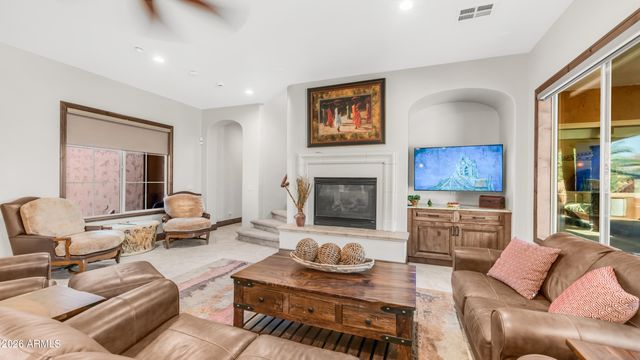 6714 W BURGESS Lane, Laveen, AZ 85339