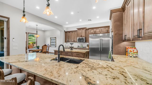 6714 W BURGESS Lane, Laveen, AZ 85339