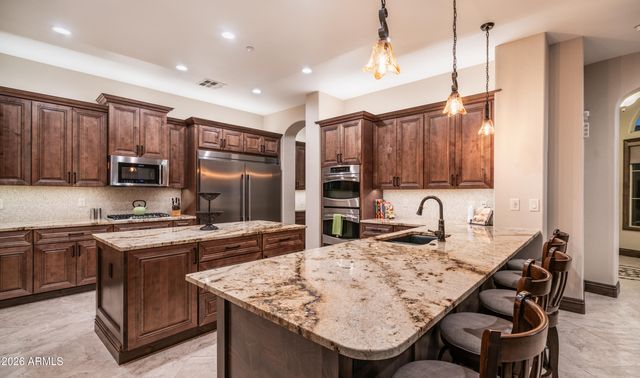 6714 W BURGESS Lane, Laveen, AZ 85339
