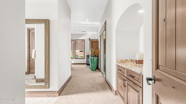 6714 W BURGESS Lane, Laveen, AZ 85339