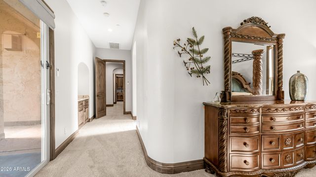 6714 W BURGESS Lane, Laveen, AZ 85339