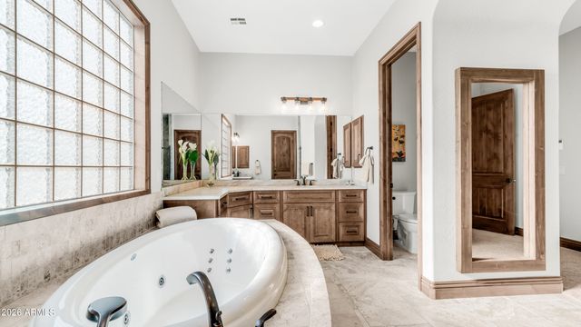 6714 W BURGESS Lane, Laveen, AZ 85339