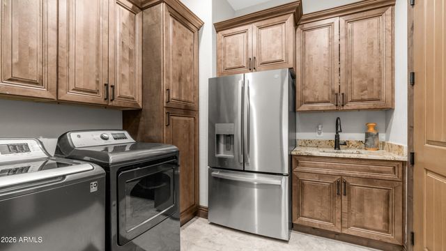 6714 W BURGESS Lane, Laveen, AZ 85339