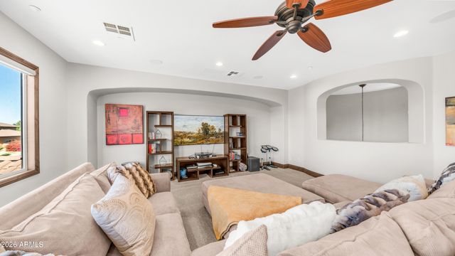 6714 W BURGESS Lane, Laveen, AZ 85339