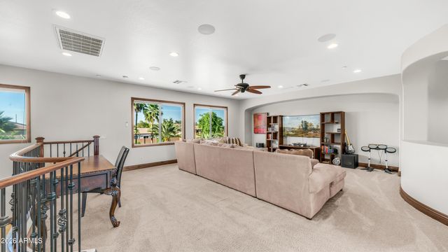 6714 W BURGESS Lane, Laveen, AZ 85339