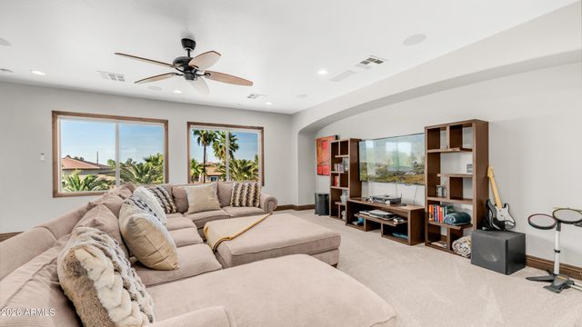 6714 W BURGESS Lane, Laveen, AZ 85339