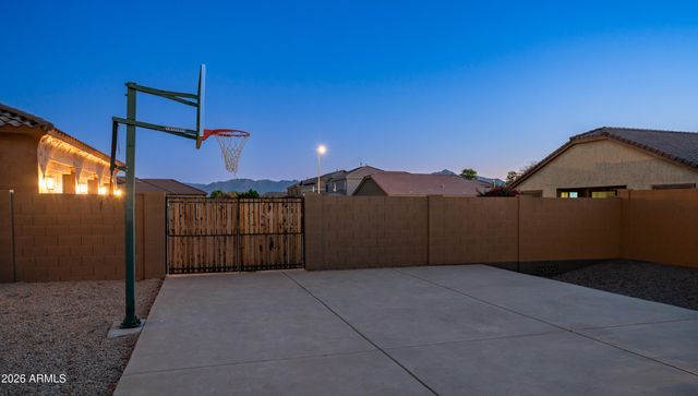 6714 W BURGESS Lane, Laveen, AZ 85339