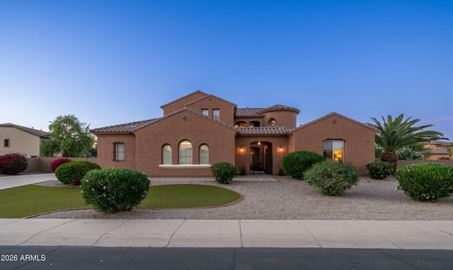 6714 W BURGESS Lane, Laveen, AZ 85339