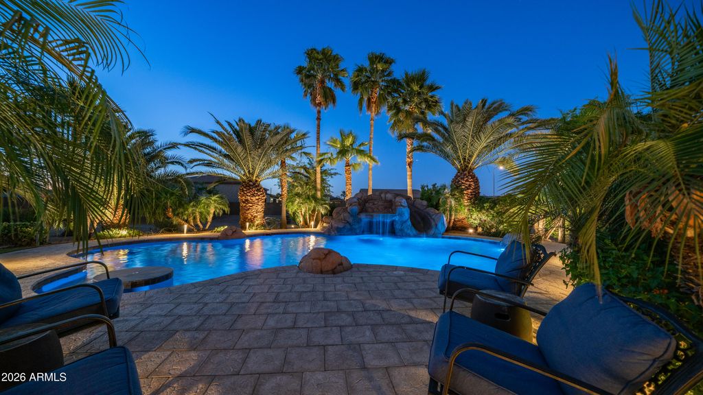 6714 W BURGESS Lane, Laveen, AZ 85339