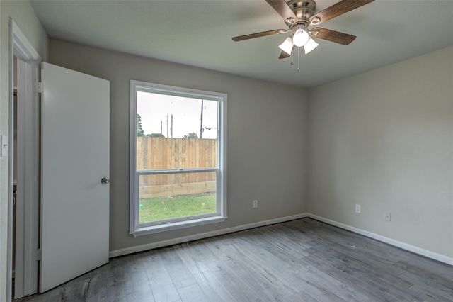 3300 Pebblebrook Drive 15, Seabrook, TX 77586