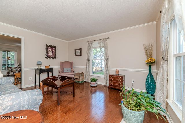 100 E Hedgelawn Way, Southern Pines, NC 28387