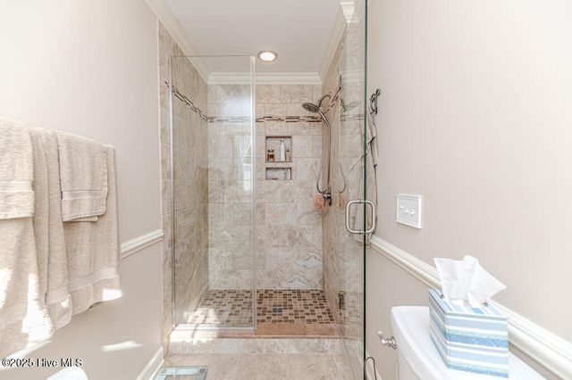 100 E Hedgelawn Way, Southern Pines, NC 28387