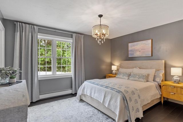 24 High St, North Brookfield, MA 01535