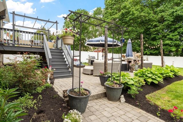 24 High St, North Brookfield, MA 01535