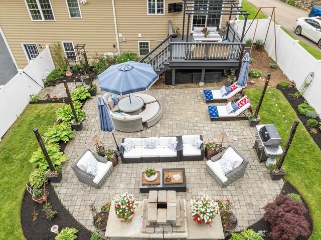 24 High St, North Brookfield, MA 01535