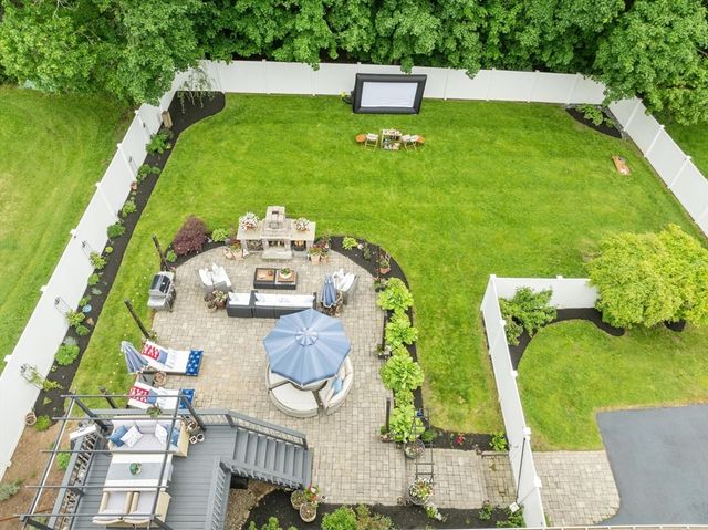 24 High St, North Brookfield, MA 01535
