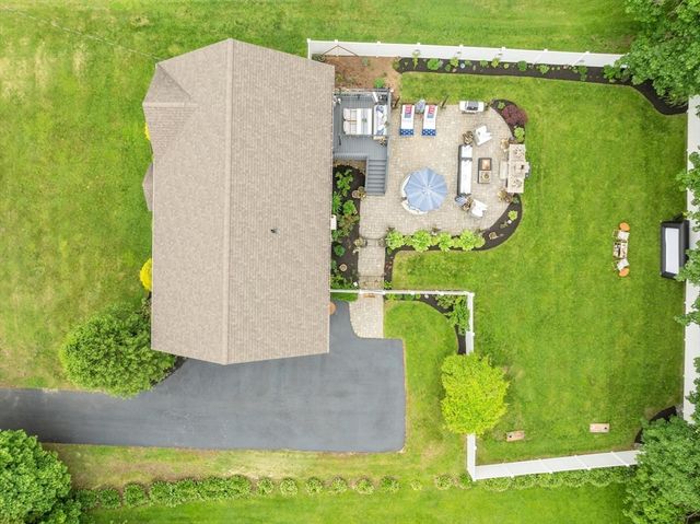 24 High St, North Brookfield, MA 01535